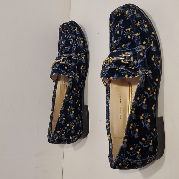 Cabi #6005 Carnaby Loafer Floral In Velvet Size 7M NWOT'S - Picture 4 of 12